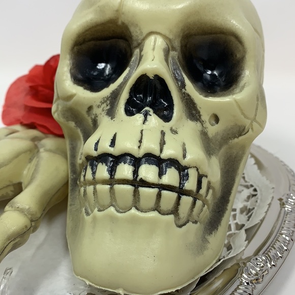 Halloween PROP Skull 💀 & creepy hand on platter - Picture 13 of 14